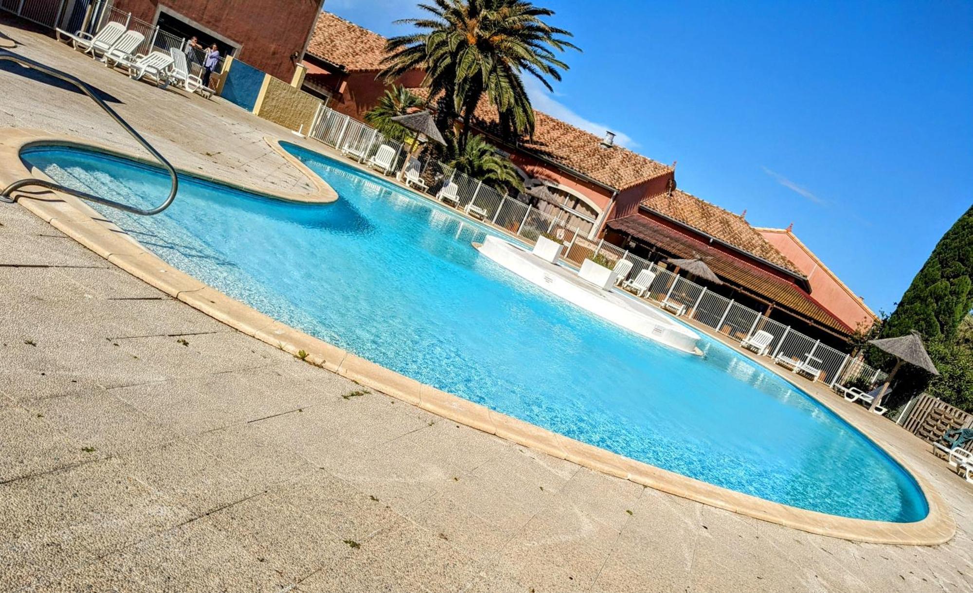 Marina Des Anges Entre Et Etangs Avec Piscine Holiday home